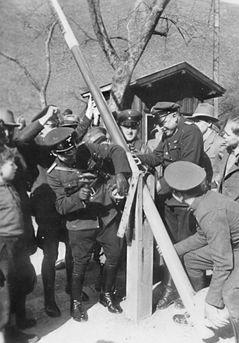 Opening the Austrian border crossing